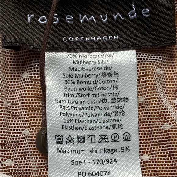 Rosemunde silk and lace stretchy top with a scalloped bottom edge NWT - Picture 7 of 10